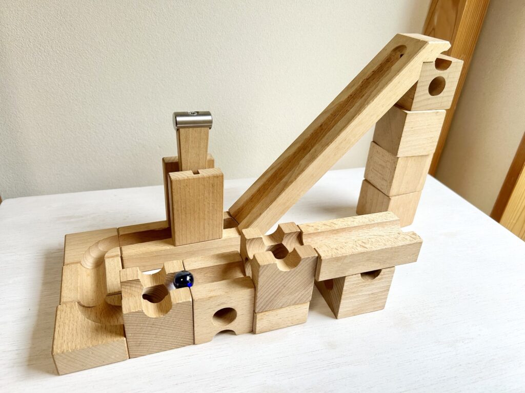 キュボロのシンプルなコース例｜坂を使った組み方